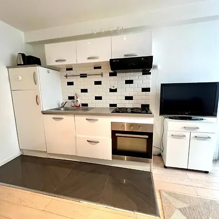 Bright 1 Bedroom First Floor Near Republique 10 דירה פריז