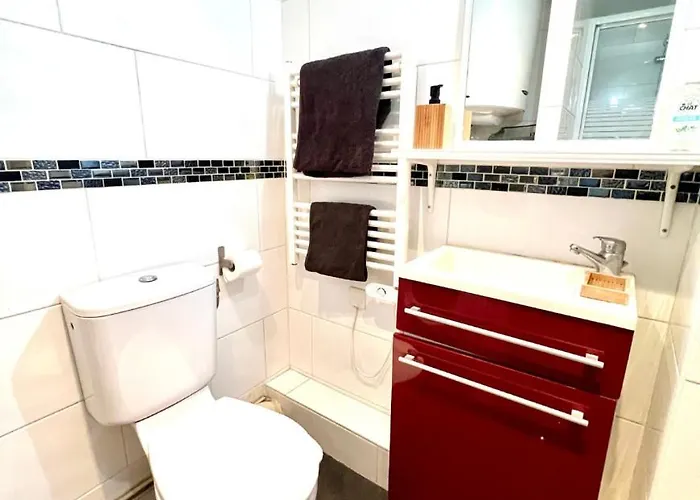 Bright 1 Bedroom First Floor Near Republique 10