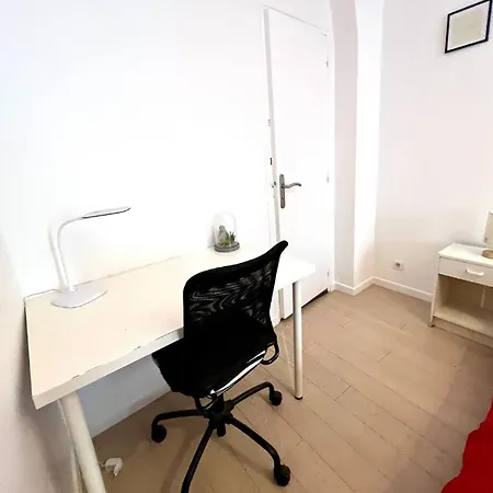 Bright 1 Bedroom First Floor Near Republique 10 París